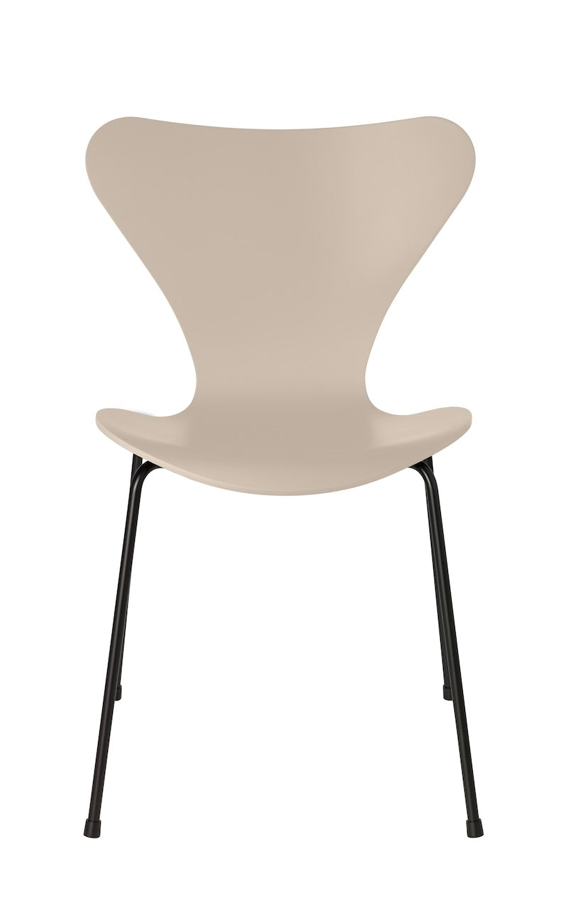 Fritz Hansen - Series 7 3107 Dining Chair - Lacquered Veneer
