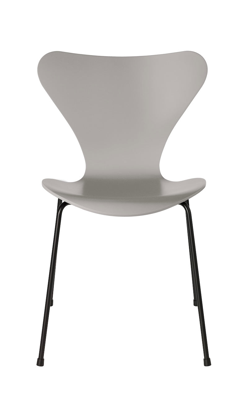 Fritz Hansen - Series 7 3107 Dining Chair - Lacquered Veneer