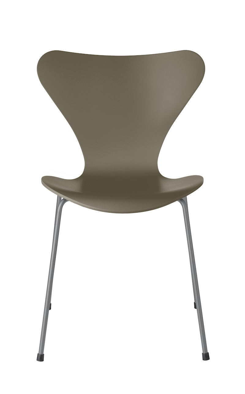 Fritz Hansen - Series 7 3107 Dining Chair - Lacquered Veneer