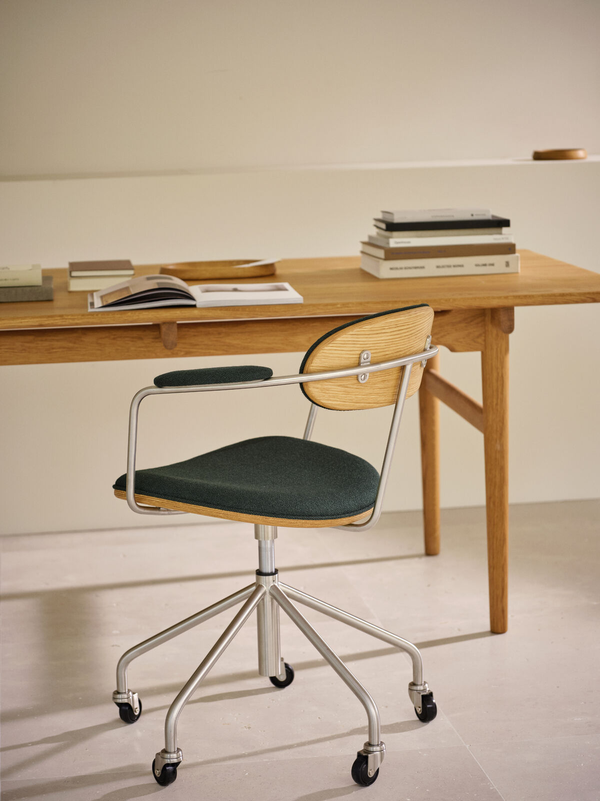 Carl Hansen &amp; Søn - CH621 Swivel Chair