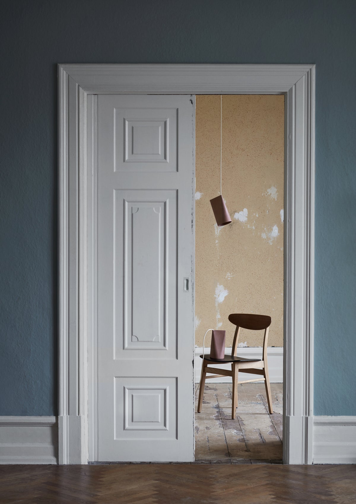 MOEBE - Ceramic Pendant - Narrow