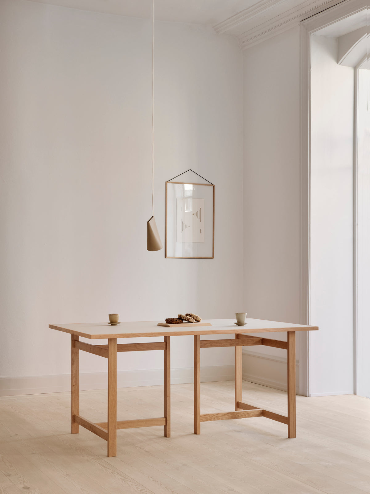 MOEBE - Rectangular Dining Table