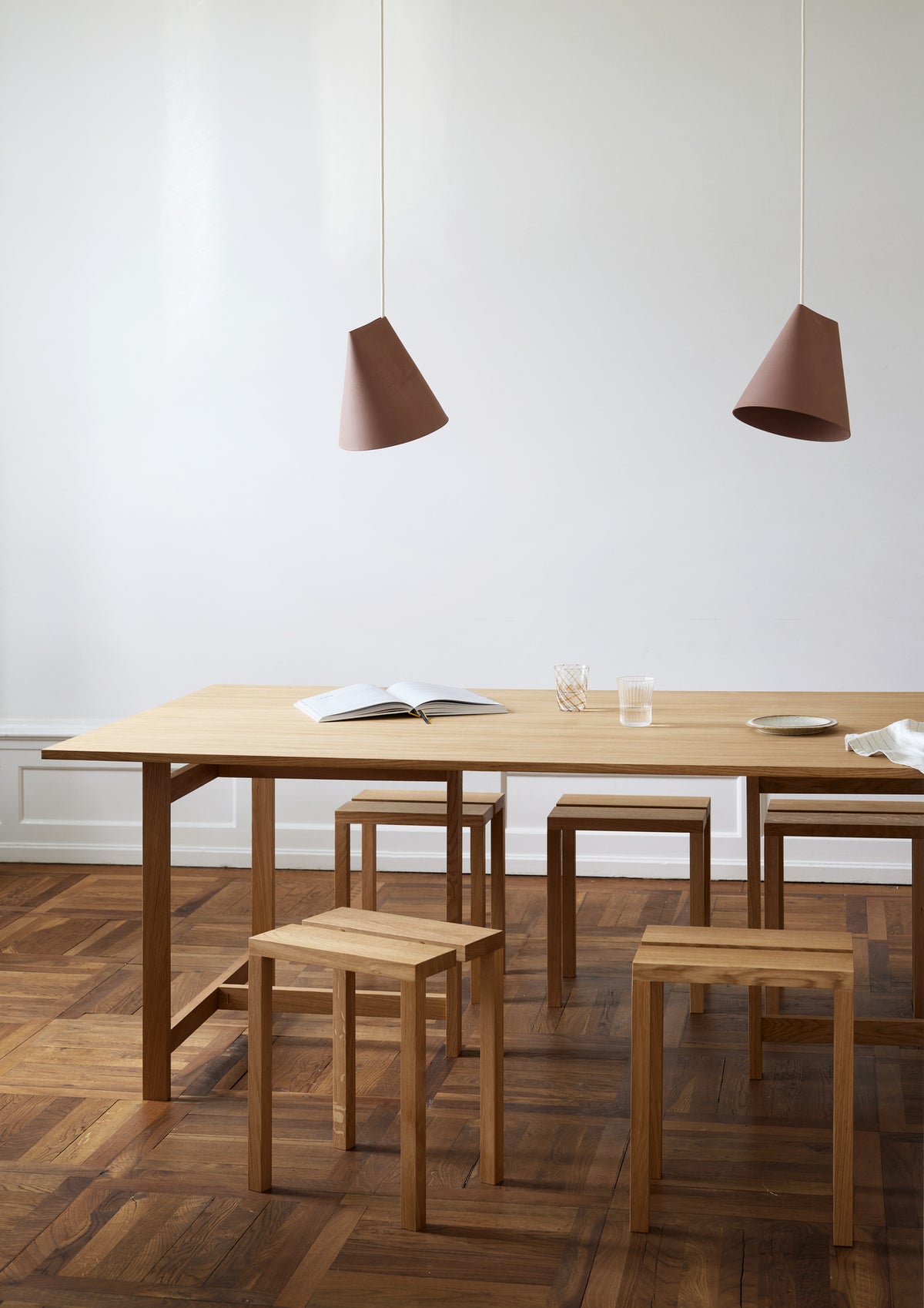 MOEBE - Rectangular Dining Table