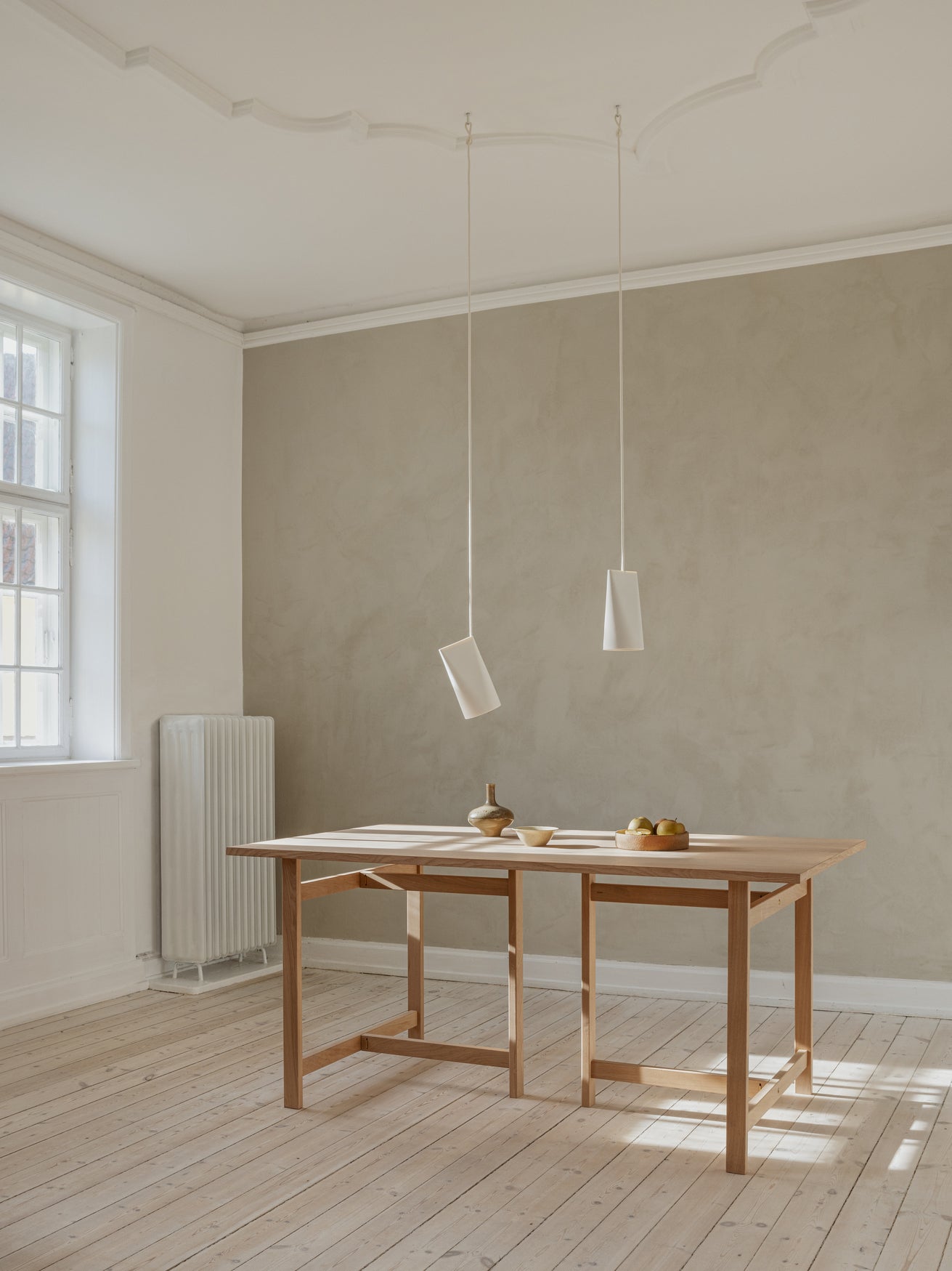 MOEBE - Rectangular Dining Table