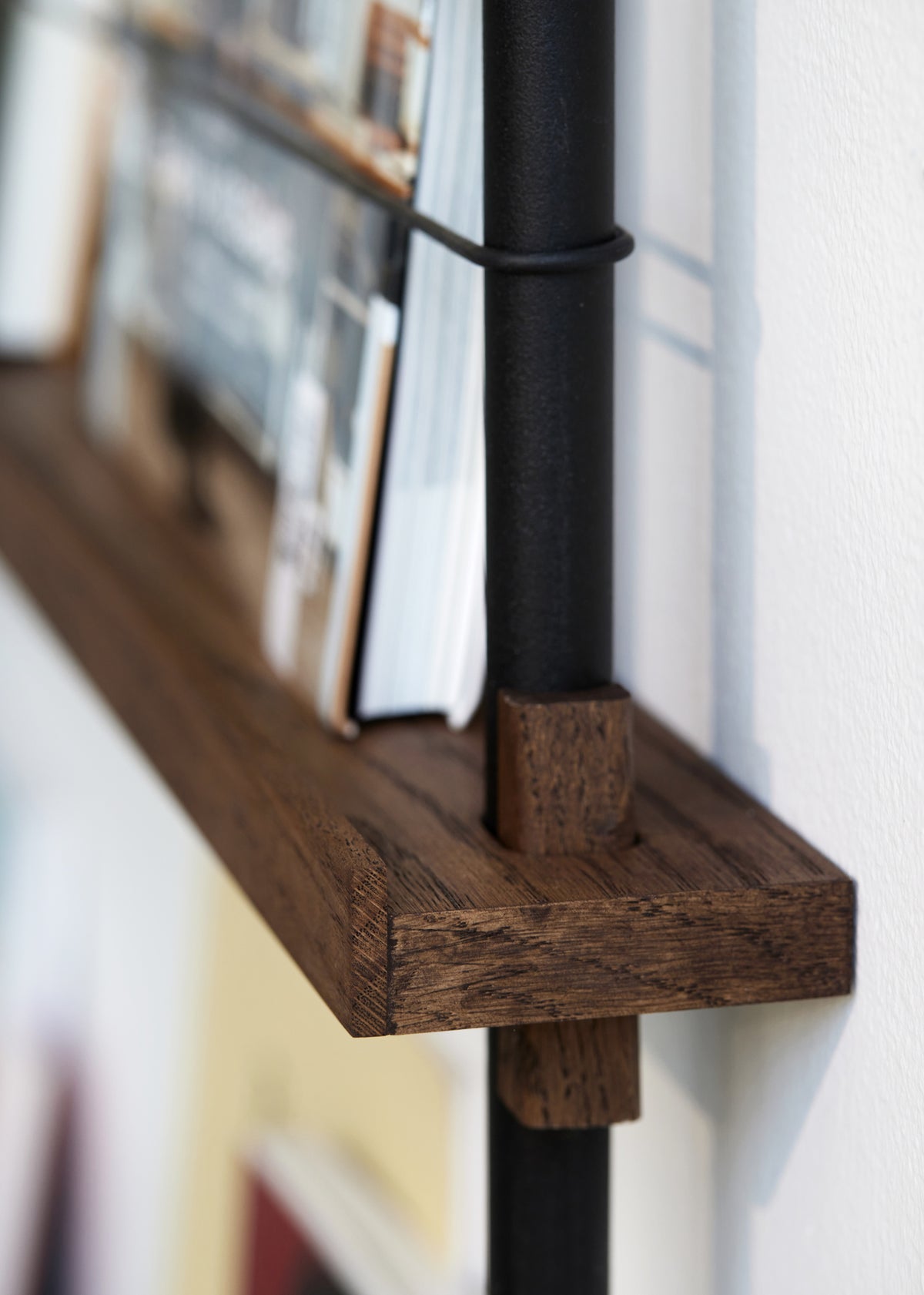 MOEBE - Magazine Shelving - MS.115.2