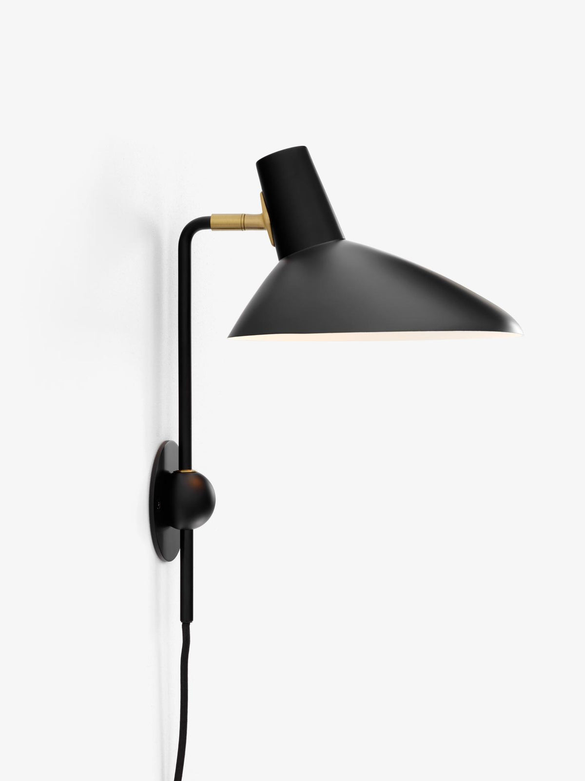 &amp;Tradition - Tripod Wall Lamp HM12