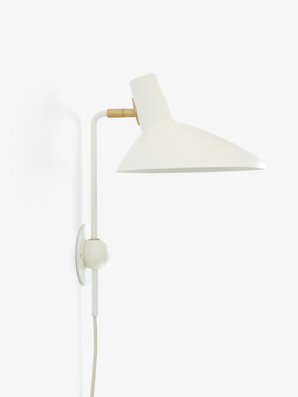 &amp;Tradition - Tripod Wall Lamp HM12