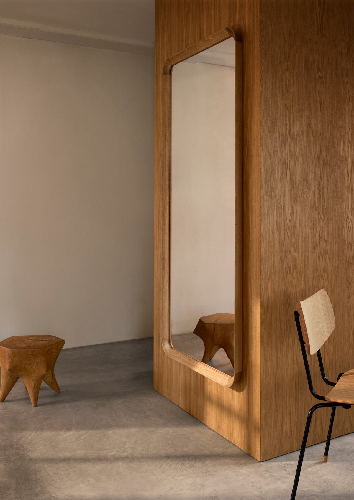 Carl Hansen &amp; Son - VLA62 | Radio House Mirror