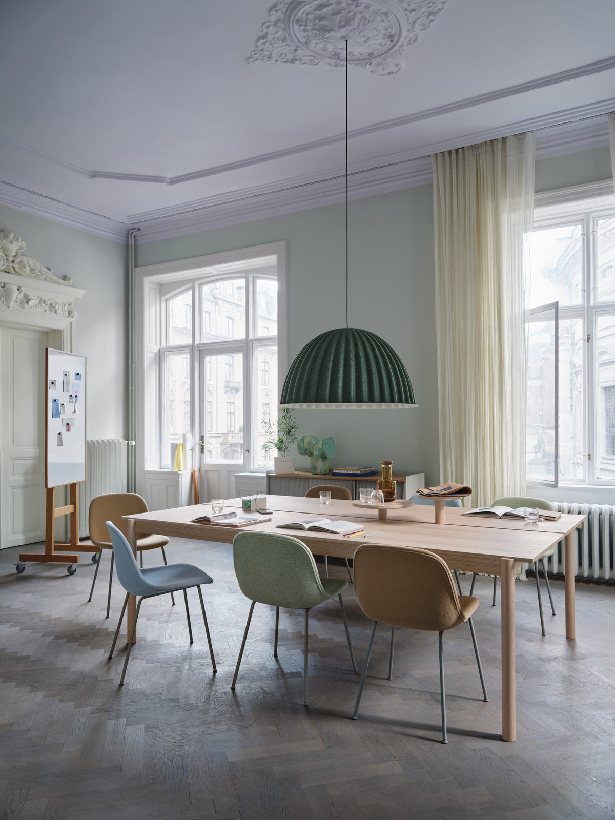 Muuto - Under The Bell Pendant Lamp - Ø82 cm