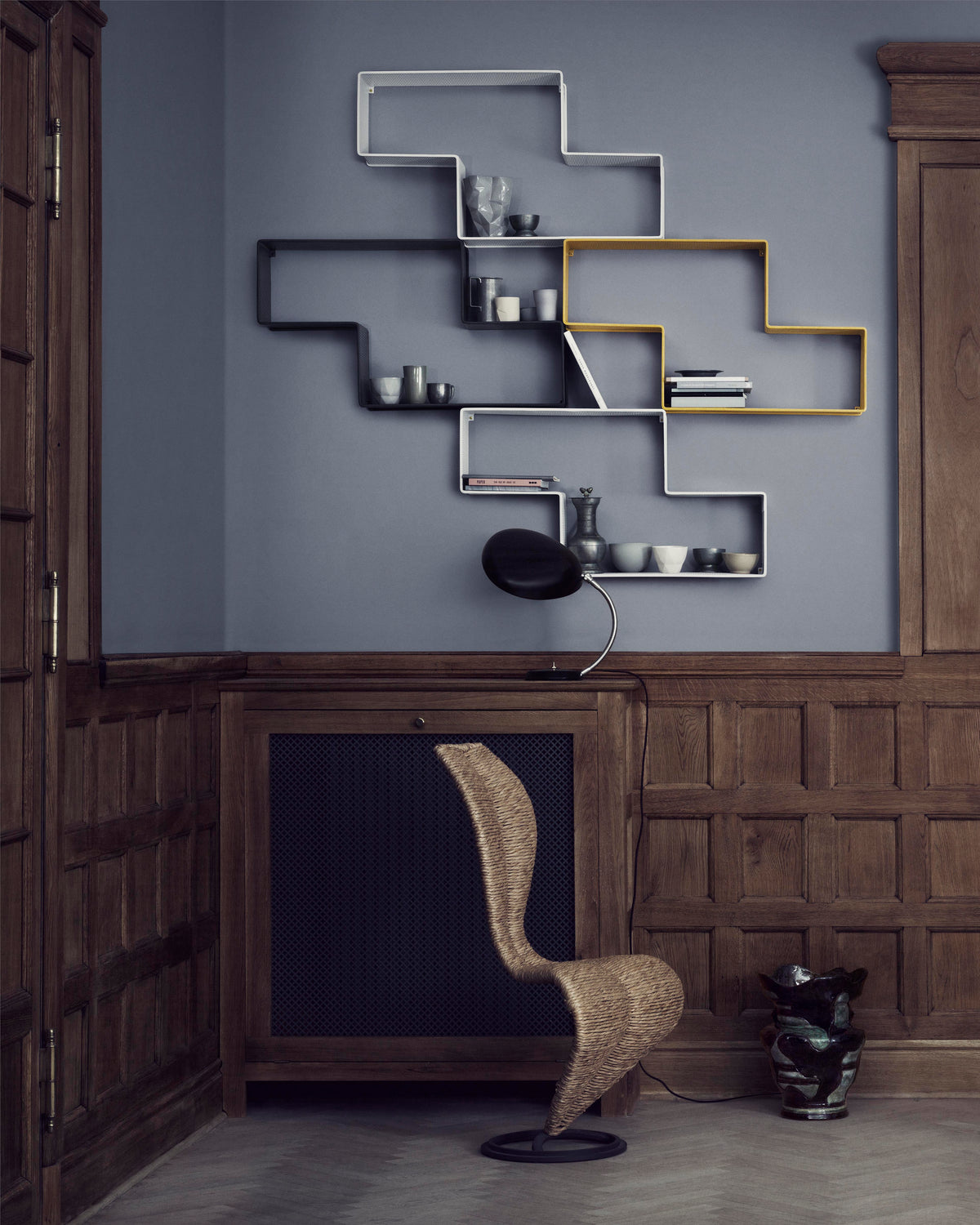 GUBI - Cobra Table Lamp