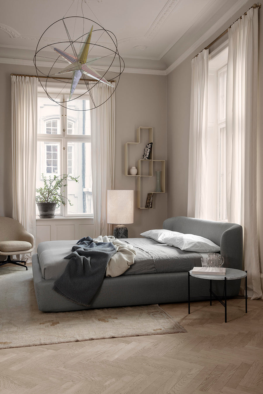 GUBI - Gravity Floor Lamp - XL High